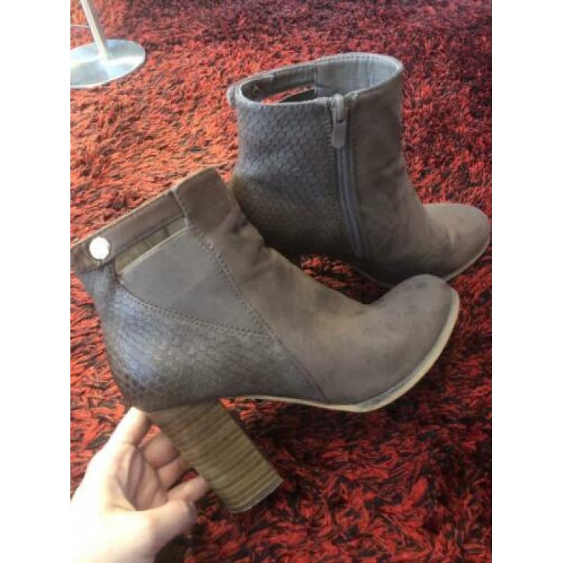 Damesschoenen / laarzen te koop maat 37-38, meer info PB