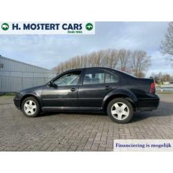 Volkswagen Bora 1.6-16V Trendline * AIRCO * EURO 4 * DISCOUN