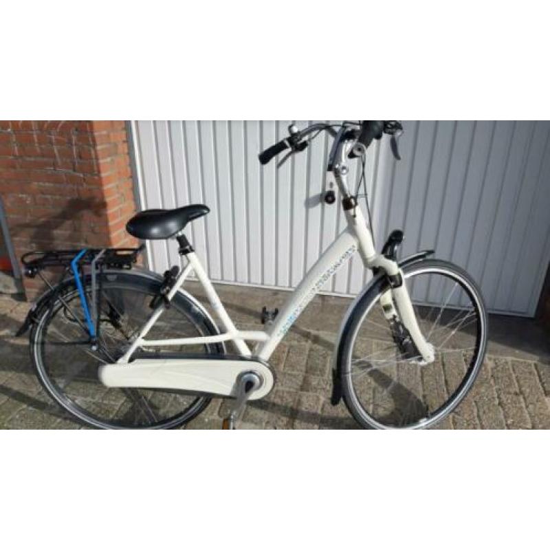 Super mooie/fijne Sparta damesfiets,8 vers,Ziet er nieuw uit