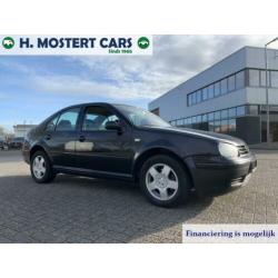 Volkswagen Bora 1.6-16V Trendline * AIRCO * EURO 4 * DISCOUN