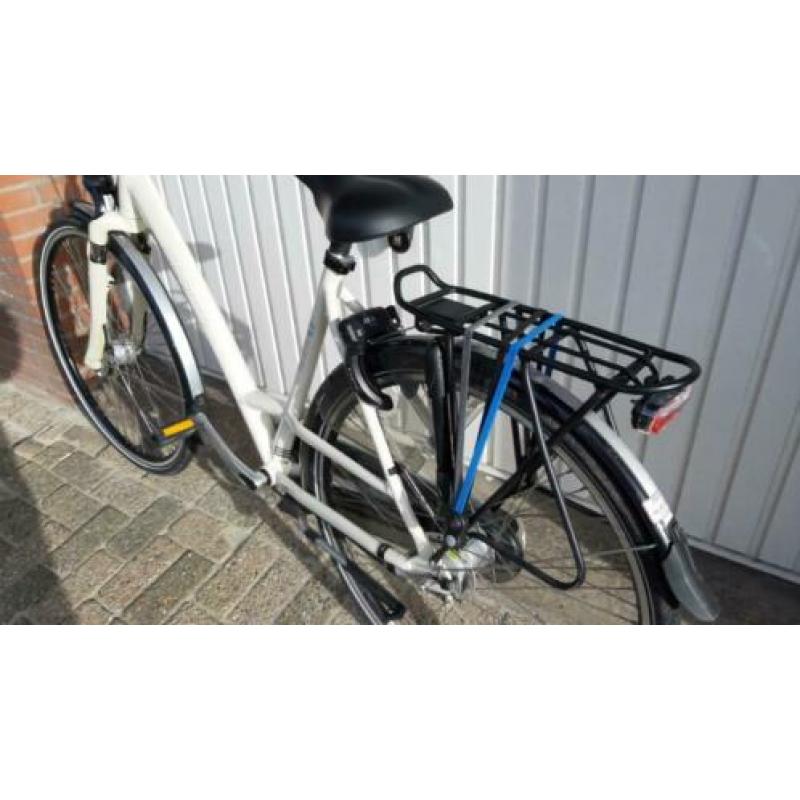 Super mooie/fijne Sparta damesfiets,8 vers,Ziet er nieuw uit