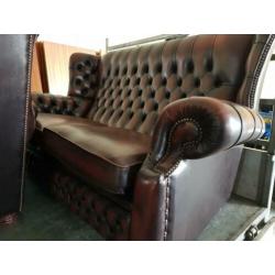 Chesterfield set bank + 2 stoelen