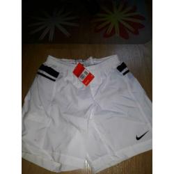 Nieuw Nike short gym voetbal maat 158