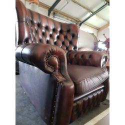 Chesterfield set bank + 2 stoelen