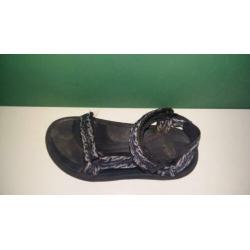 Teva sandalen maat 32