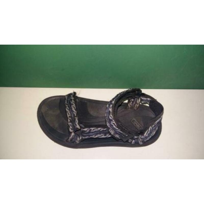 Teva sandalen maat 32