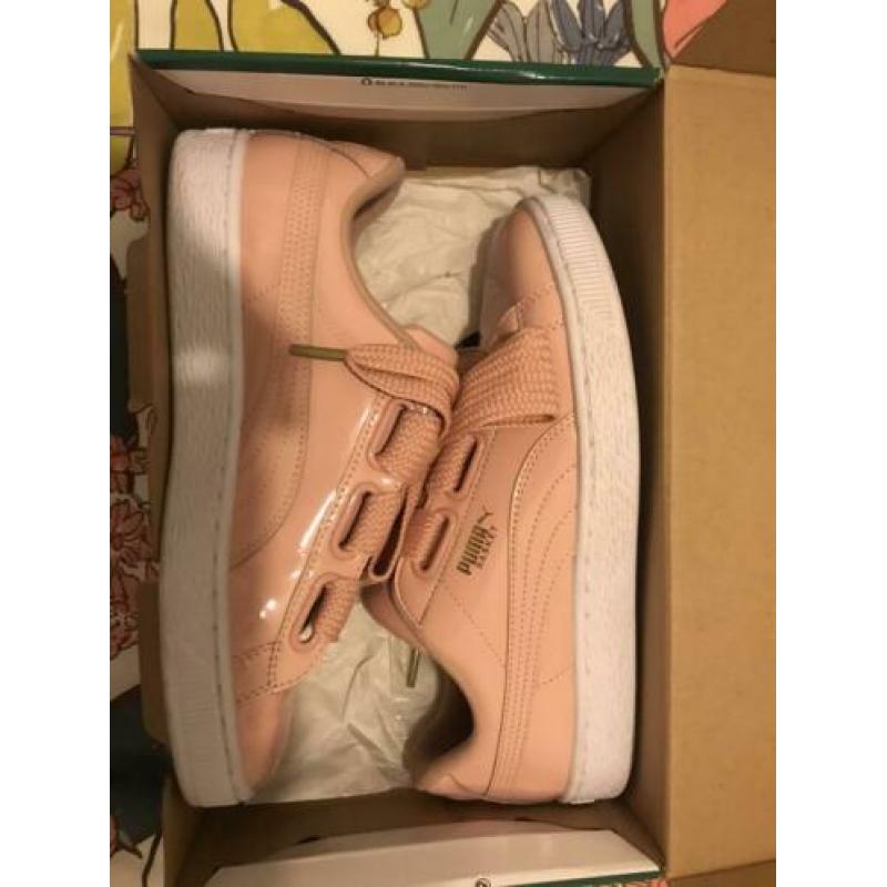 Puma basket Heart pink maat 38,5