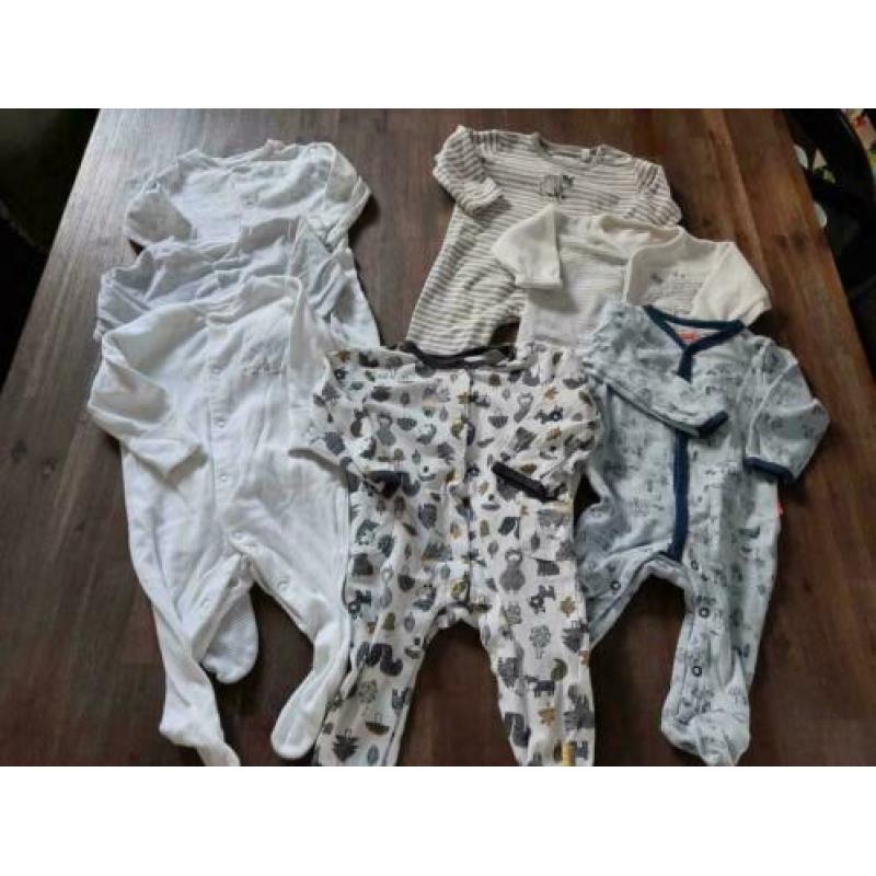 Mooie complete set (103-delig) babykleding in maat 62!