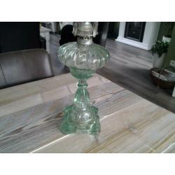 Leuke oude groene glazen olielamp.