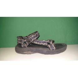 Teva sandalen maat 32