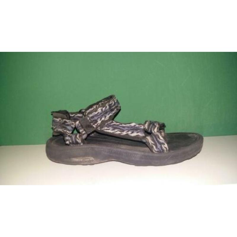 Teva sandalen maat 32