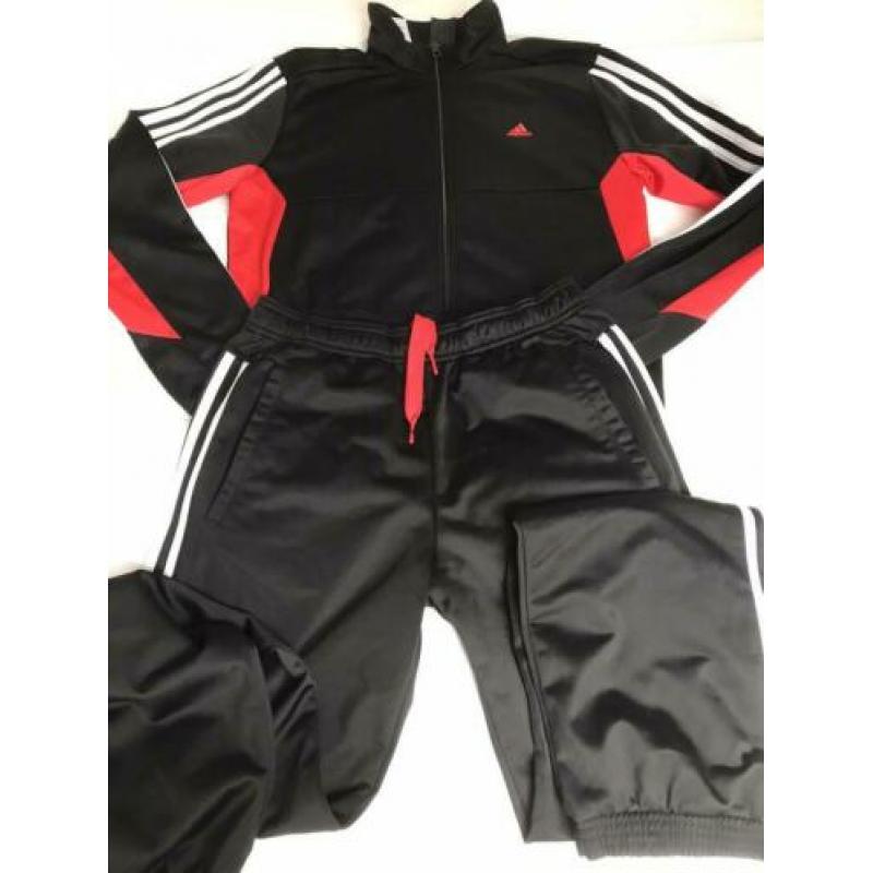 Adidas trainingspak mt 164 (kindermaat L)