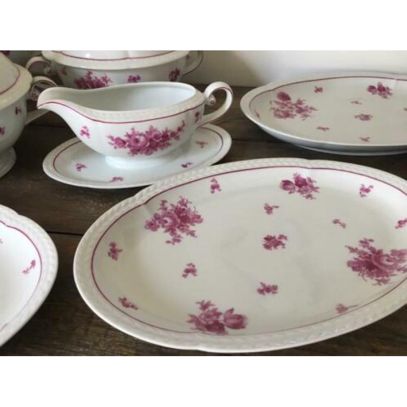 Brocante Servies Terrine, schalen, sauskom 8 stuks