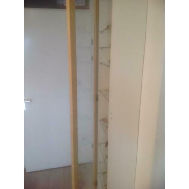 Wand vitrinekast ( zonder inhoud )