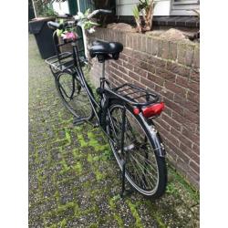 Omafiets met verlichting en slot