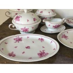 Brocante Servies Terrine, schalen, sauskom 8 stuks