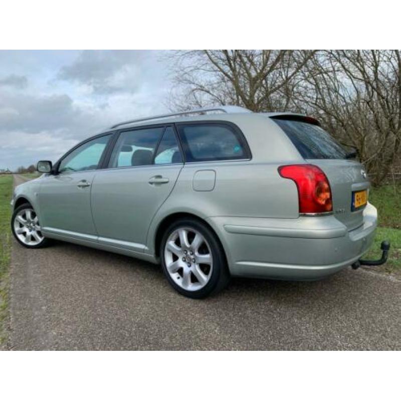 Toyota Avensis Wagon 2.0 VVTi Linea Luna 3e Eig/Navi/Airco/C