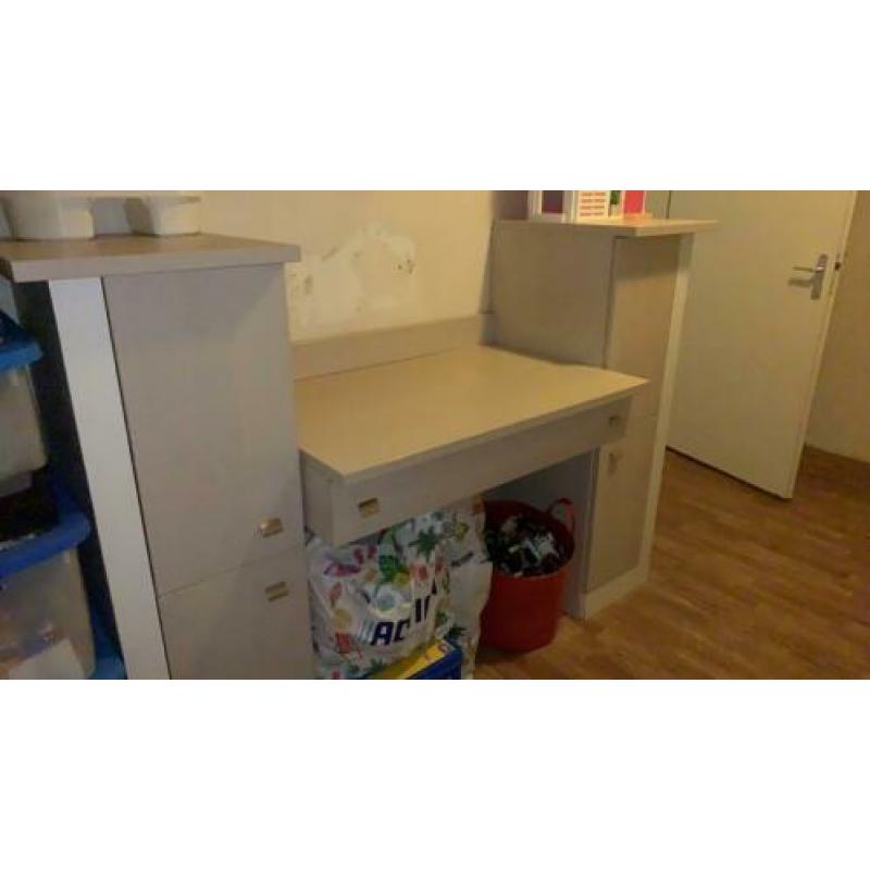 Kast plus commode en kapstok babykamer kinderkamer