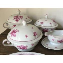 Brocante Servies Terrine, schalen, sauskom 8 stuks