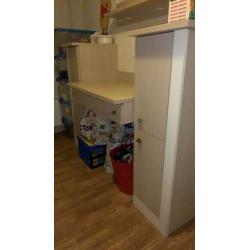 Kast plus commode en kapstok babykamer kinderkamer