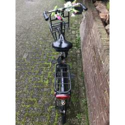 Omafiets met verlichting en slot