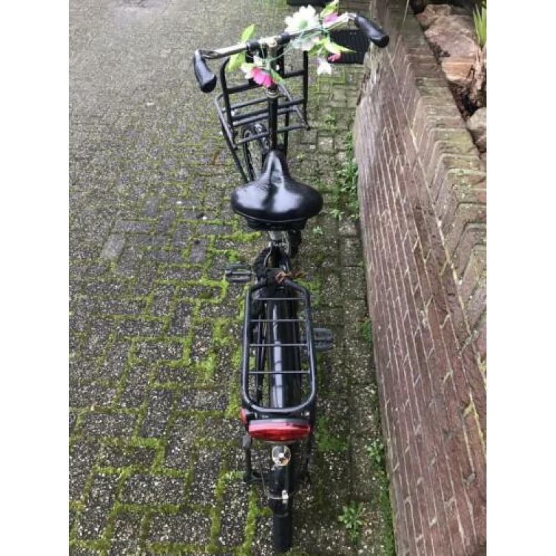 Omafiets met verlichting en slot