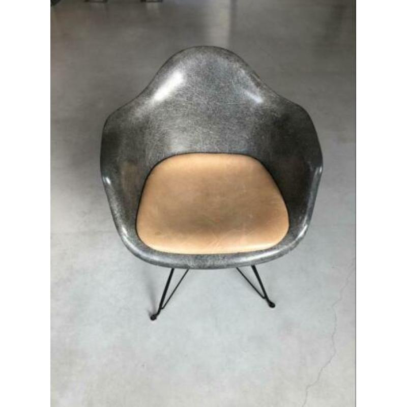 Unieke originele Charles Eames fiberglass chair