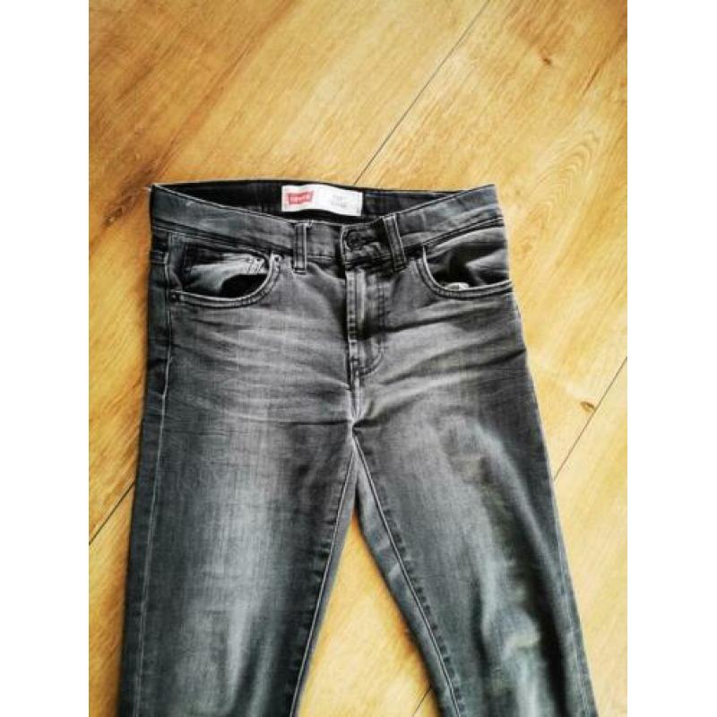 Levi's 510 Skinny maat 12