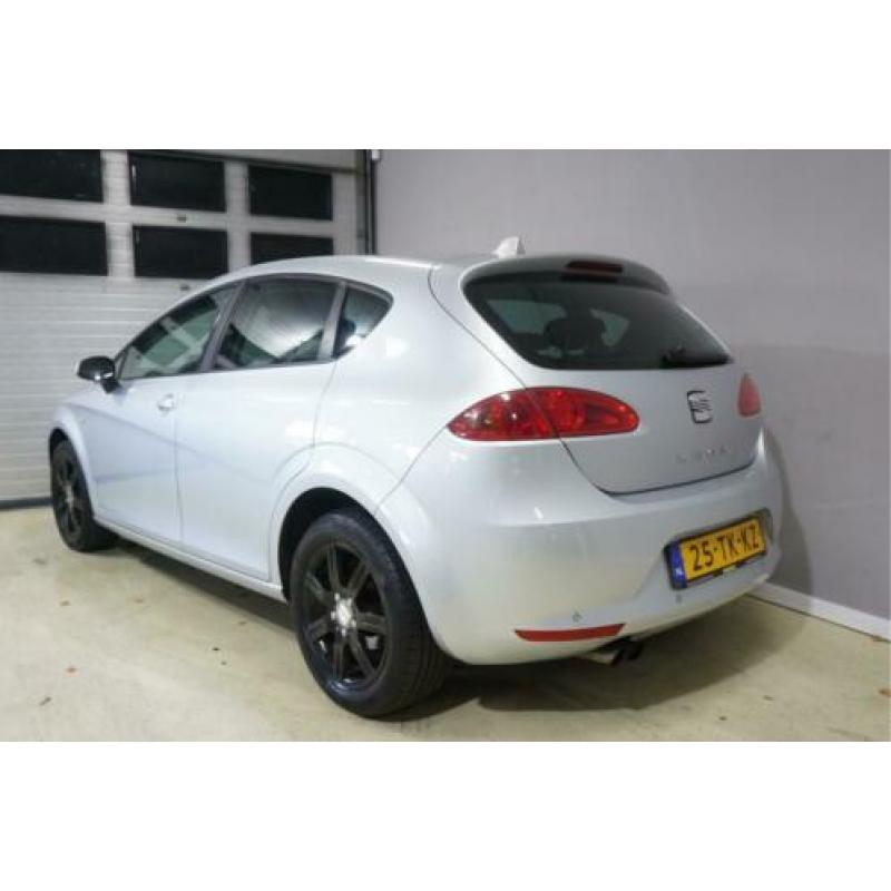 SEAT Leon 2.0 FSI Businessline AIRCO automaat navi APK nieuw