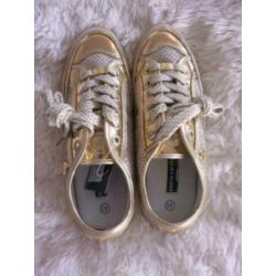 Goudkleurige luxe sneakers met glitters van Pierre Cardin