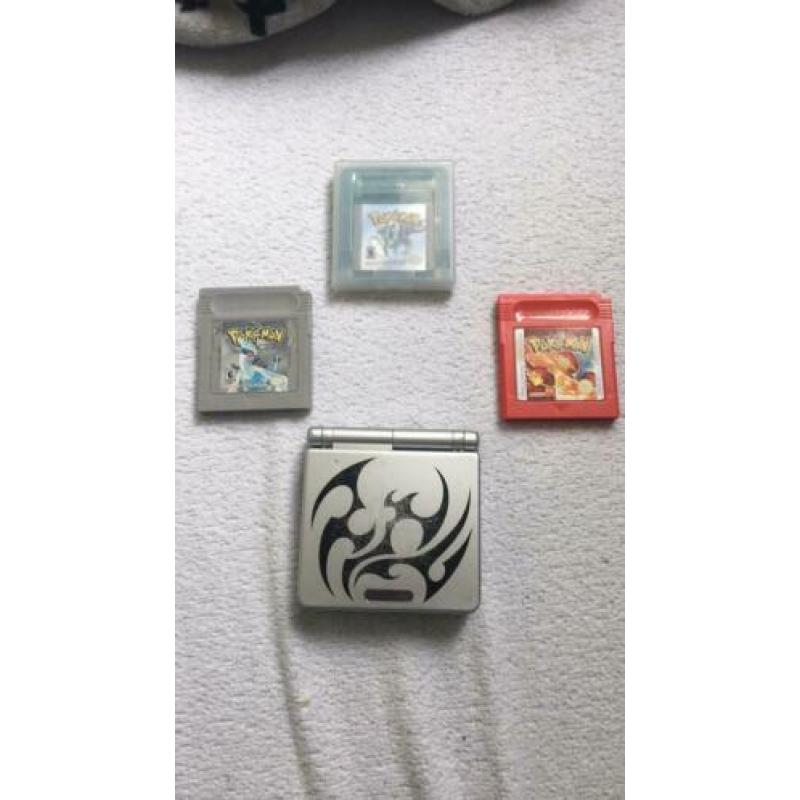 Gameboy Advance SP Pokemon game