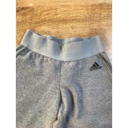 Adidas grijze sportbroek meisjes maat 140