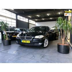 BMW 5-serie 520i 2.0 184 PK TWINTURBO AUT GROOT SCHERM NL AU