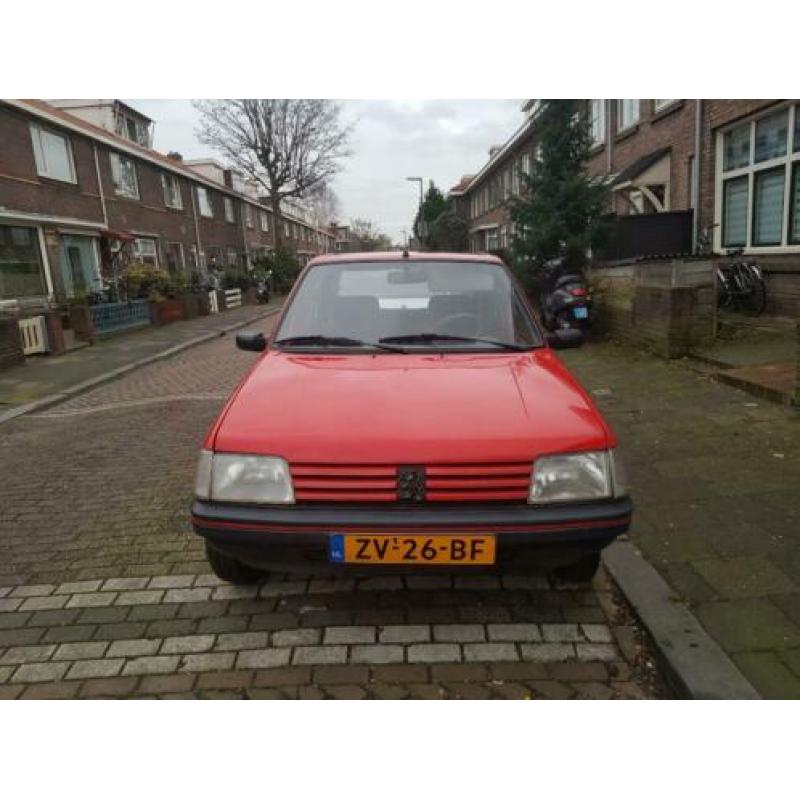 Peugeot 205,1991 Rood. Misschien wel Jouw nieuwe auto?