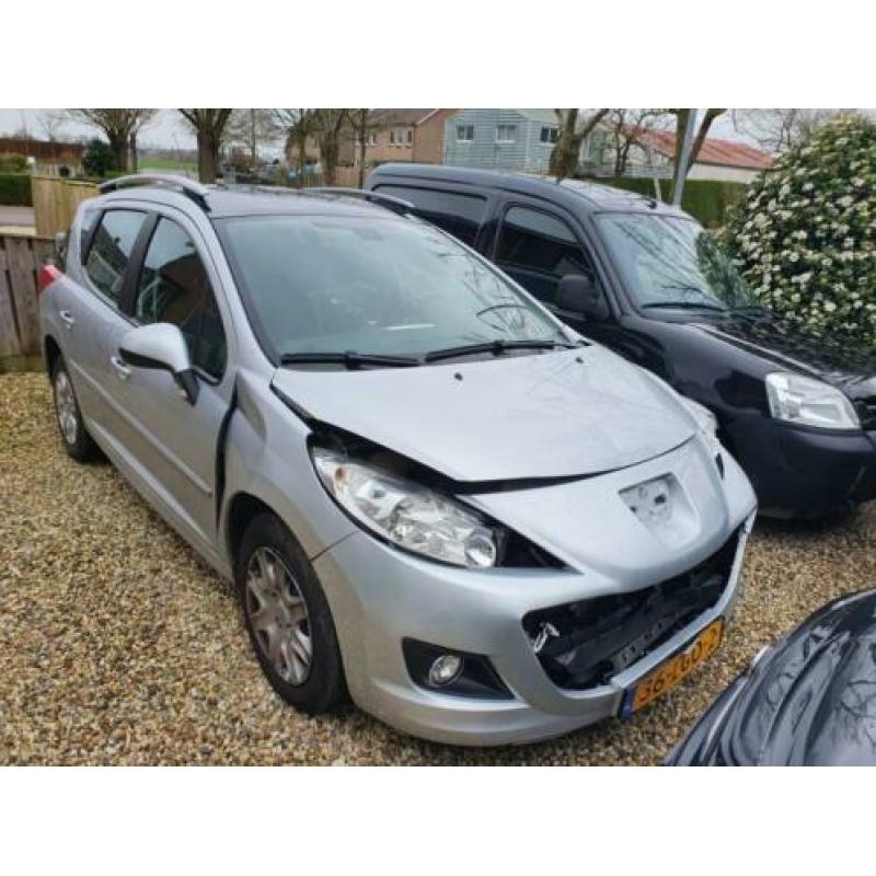 2xPeugeot 207 SW 1.4 95pk 2010 Grijs clima airco