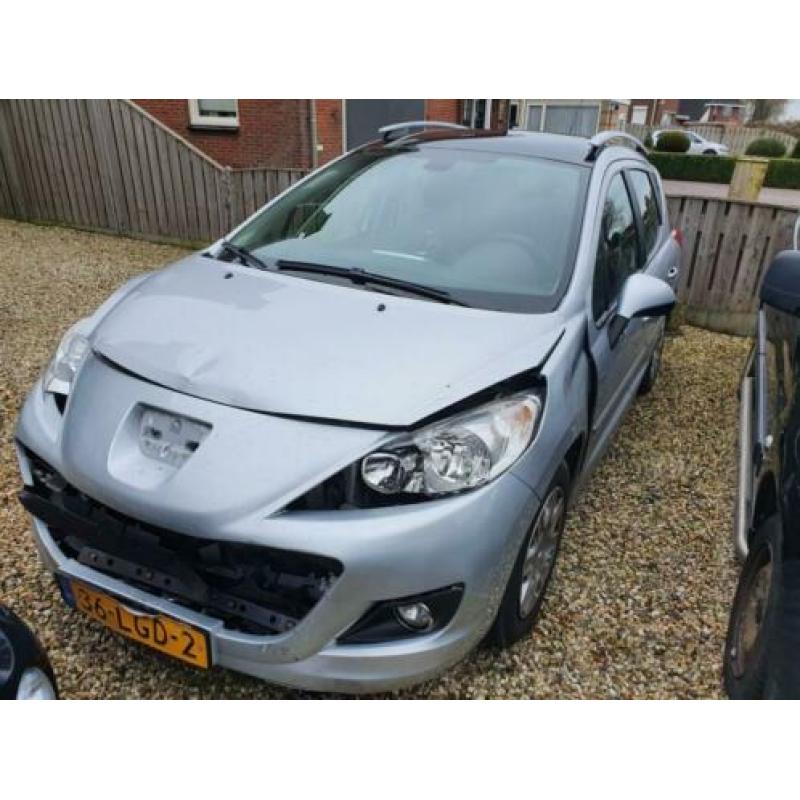 2xPeugeot 207 SW 1.4 95pk 2010 Grijs clima airco