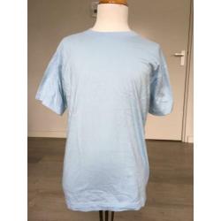 BASICS licht blauw shirt mt 140 netjes ZD