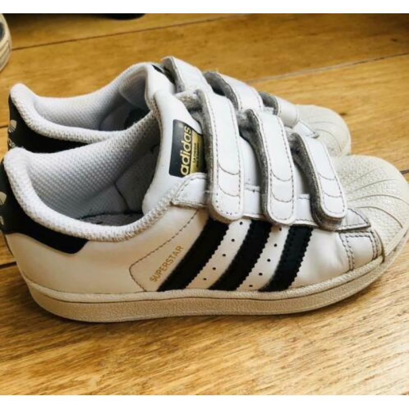 Adidas superstar maat 30.