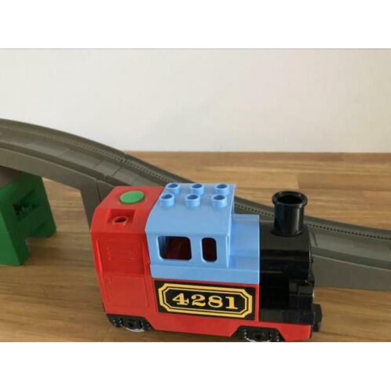 Duplo Lego goederentrein plus brug en accessoires