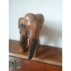 Mooie grote houten olifant