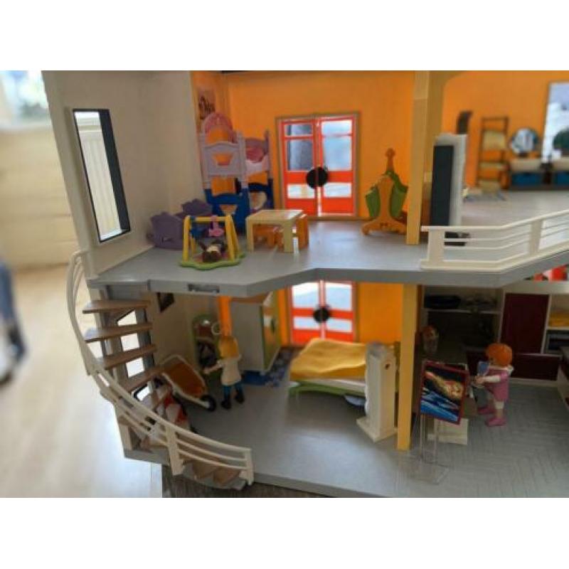 Playmobil huis met paardenstallen van spirit en nog meer