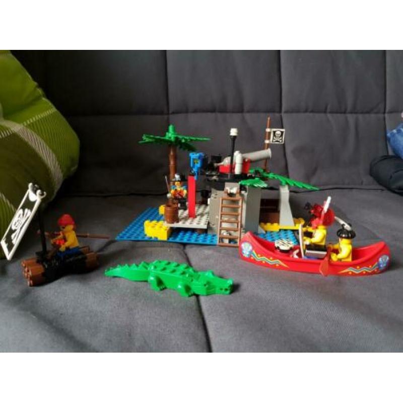 Lego piraten eiland schatkist 1788. (Uit 1995)