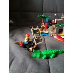 Lego piraten eiland schatkist 1788. (Uit 1995)