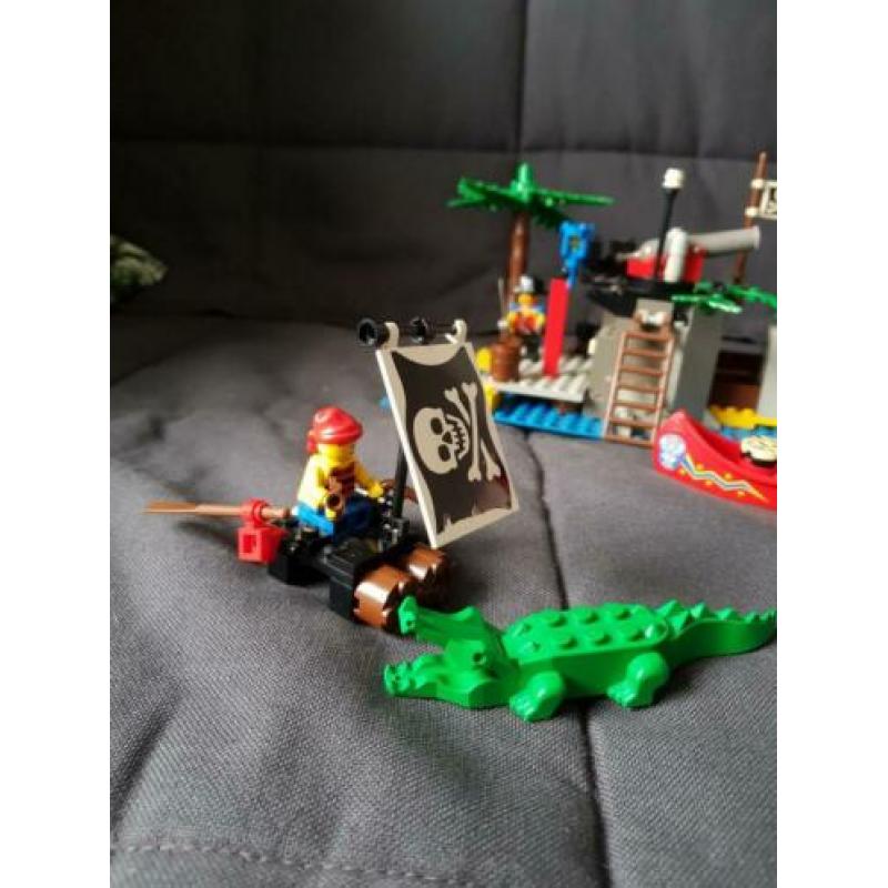 Lego piraten eiland schatkist 1788. (Uit 1995)