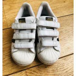 Adidas superstar maat 30.