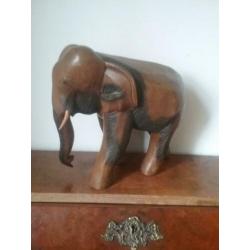 Mooie grote houten olifant