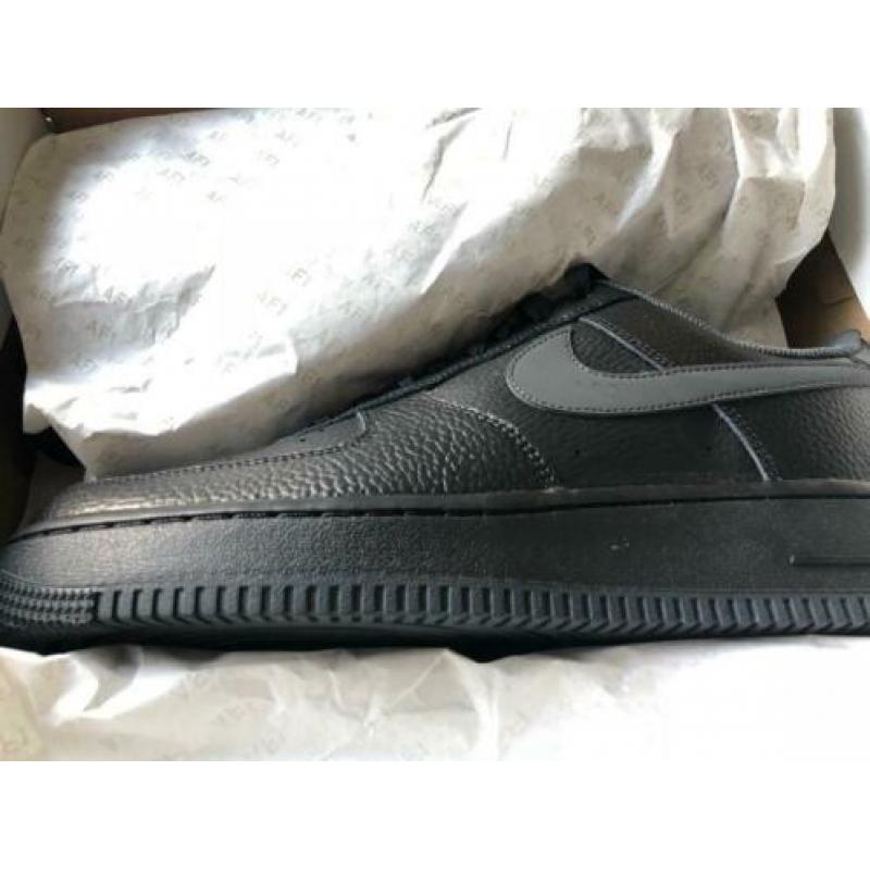 NIEUW Nike Air Force 1 '07 3 Sneakers Maat 45 Zwart