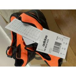 Yeezy Adidas boost 700 MNVN Orange Paris exclusive size 35