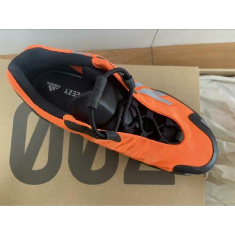 Yeezy Adidas boost 700 MNVN Orange Paris exclusive size 35