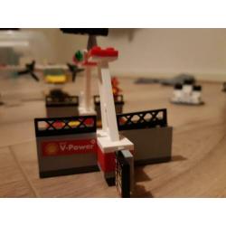 Super Veel Lego: 3 legosets; racecircuit,motor, en luchtbaan